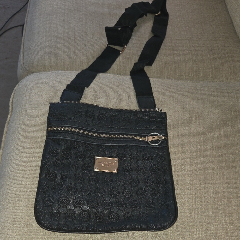 Elegant Black Crossbody Bag